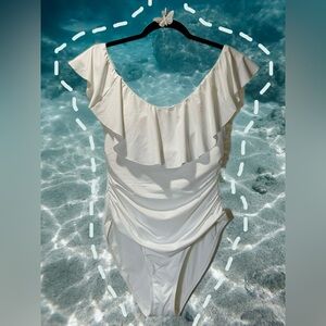 NWOT La Blanca Ruffled‎ White One Piece Swimsuit size 12